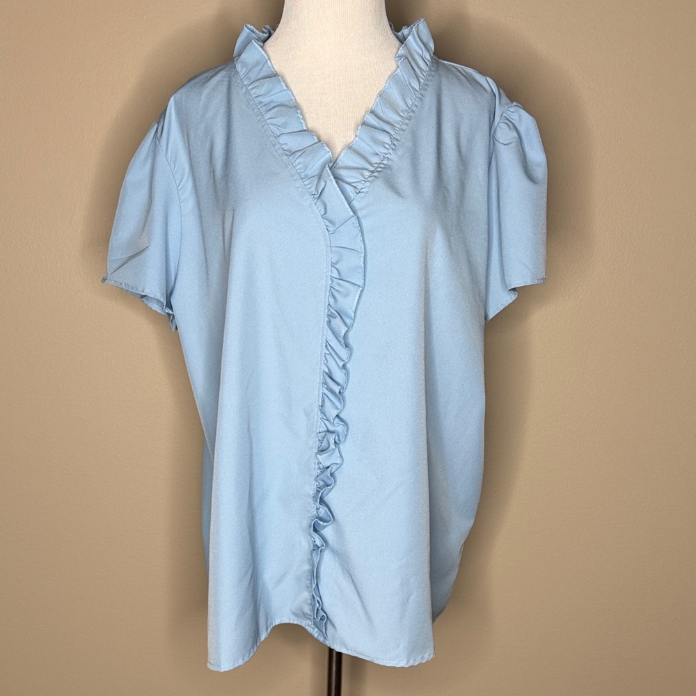 Womens short sleeve light blue blouse ruffled trim size 3XL.